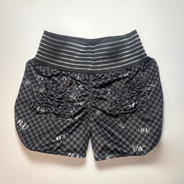 Ruffle Scrunch Pocket Shorts- Black & White B-U - Image 5