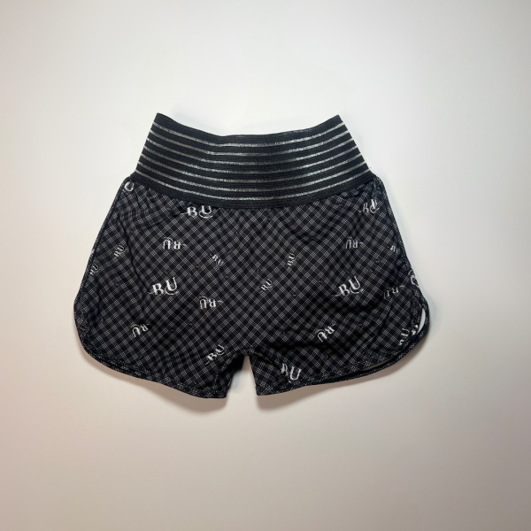Ruffle Scrunch Pocket Shorts- Black & White B-U - Image 6